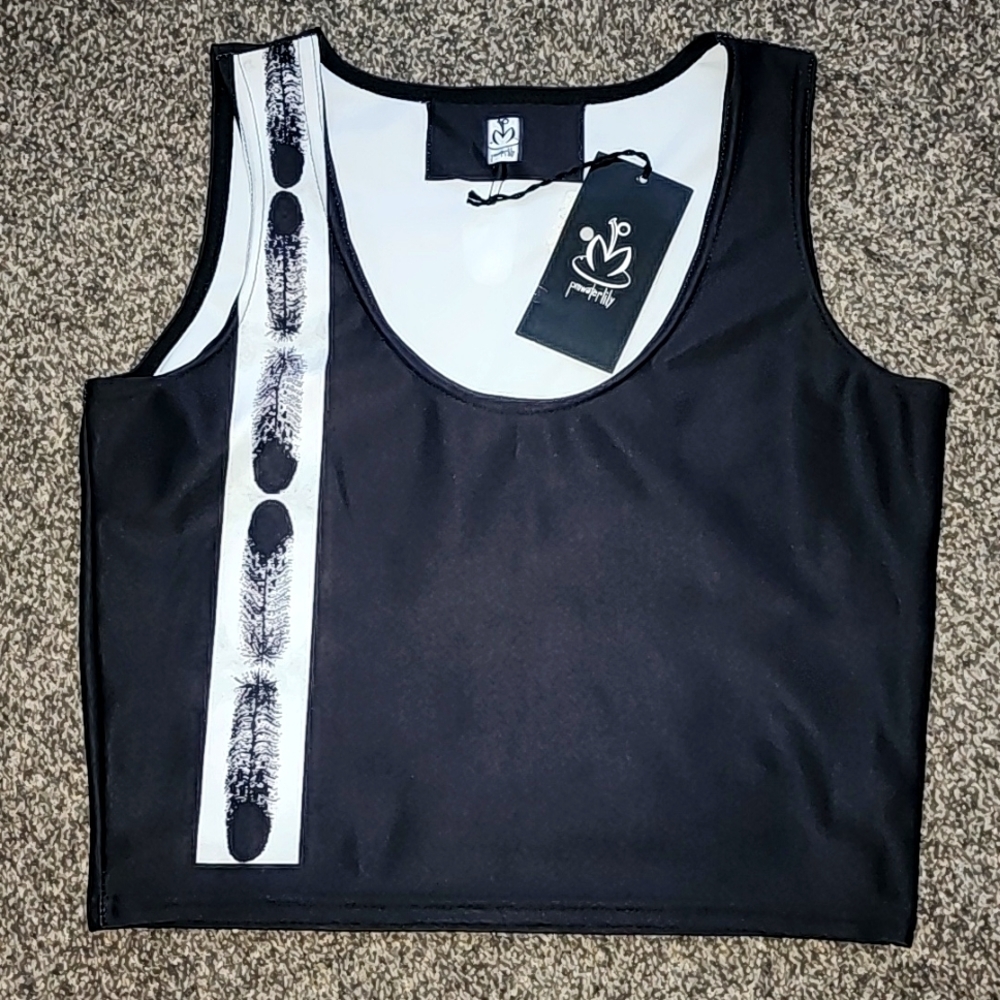 NWT Waterlily designs workout crop top black/white w/feather design size medium